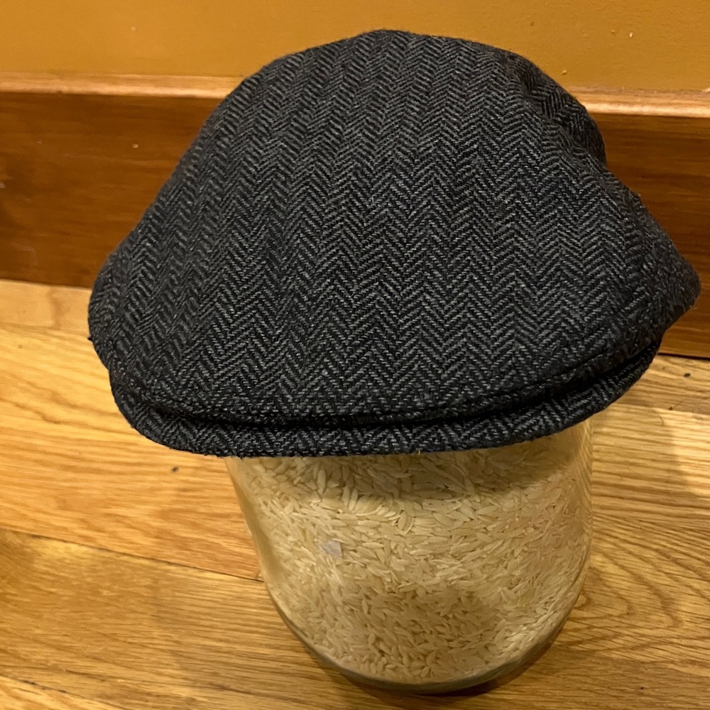 LAKE OF THE ISLES Black Herringbone Newsboy Cap